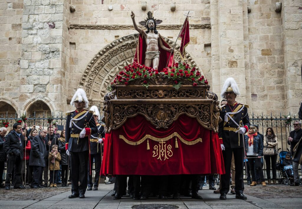 Procesión Cofradía de la Santísima Resurrección, Domingo de Resurrección, Zamora