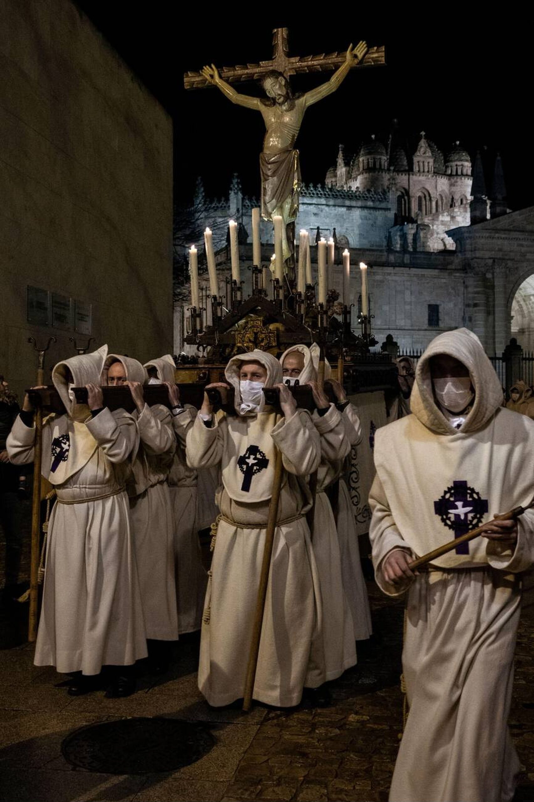 Cartel Oficial de la Semana Santa de Zamora 2025: Una Imagen del Cristo del Espíritu Santo